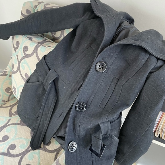 A well loved coat - Picture 4 of 7